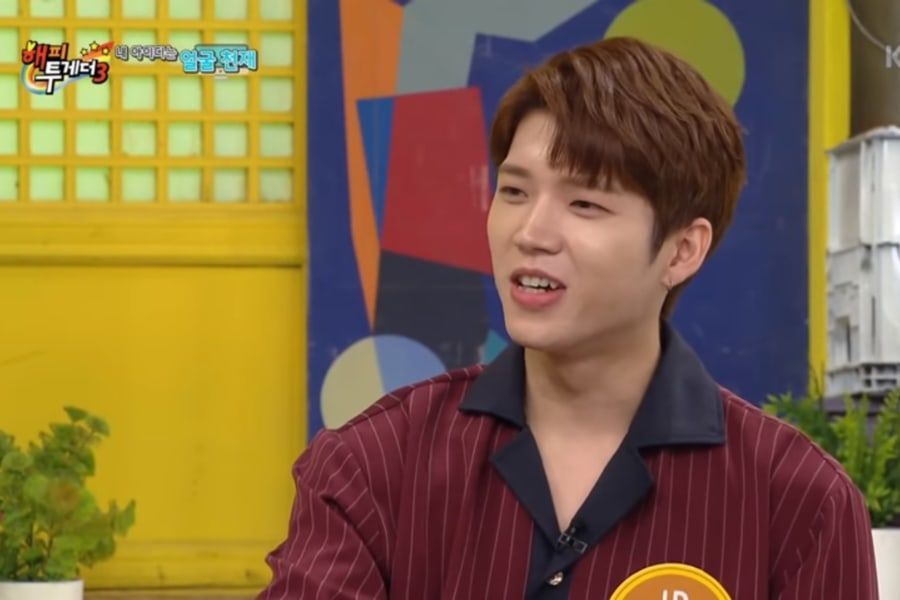 Woohyun de INFINITE presume de su popularidad en la escuela