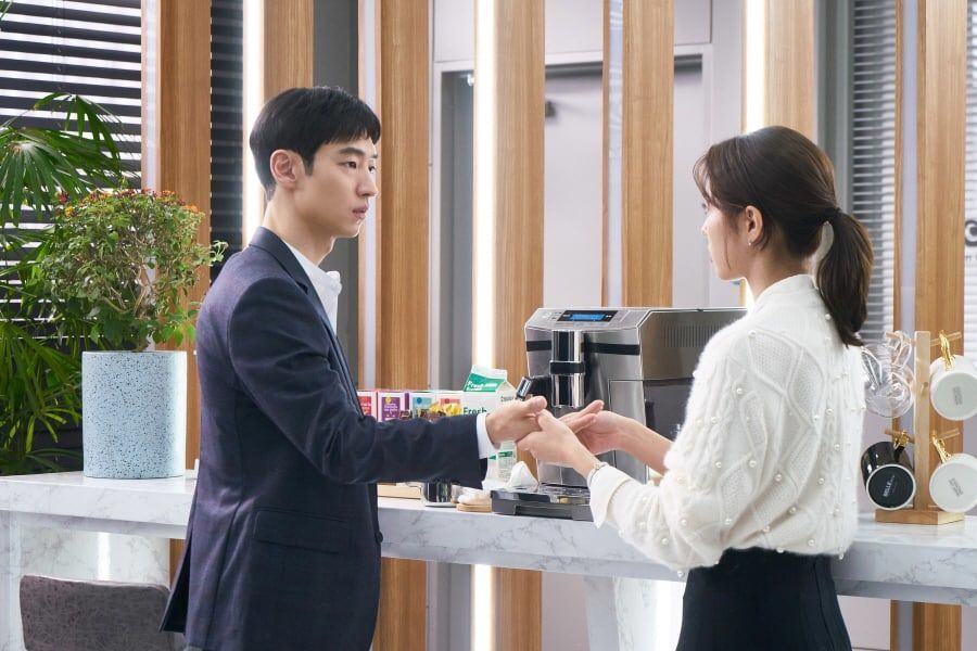 Lee Je Hoon y Chae Soo Bin comparten un momento tierno en “Where Stars Land”