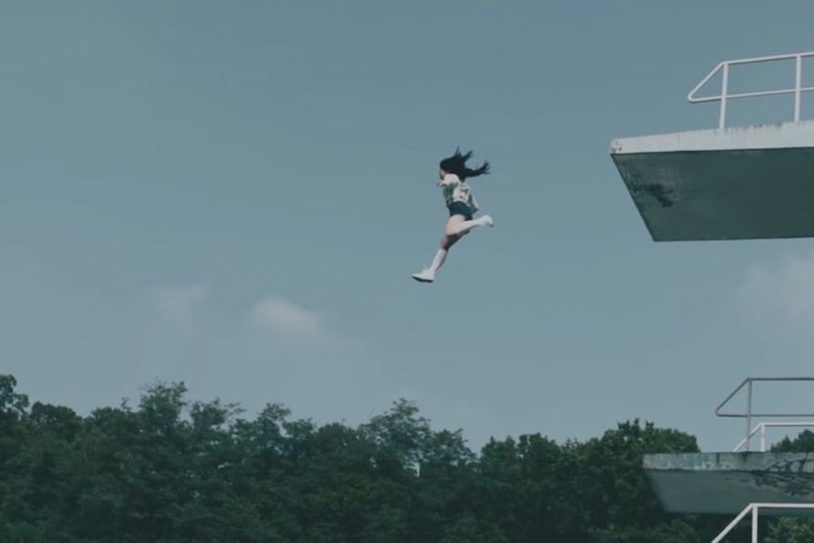 LOONA lanza un misterioso teaser en reversa para “X X”