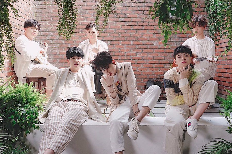 El CEO de la agencia de The East Light libera una declaración después de la conferencia de prensa sobre el abuso
