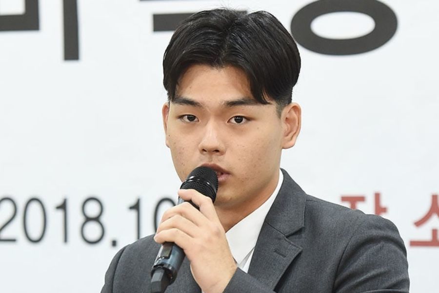 Lee Seok Cheol de The East Light niega declaraciones de la agencia y emprenderá oficialmente acción legal