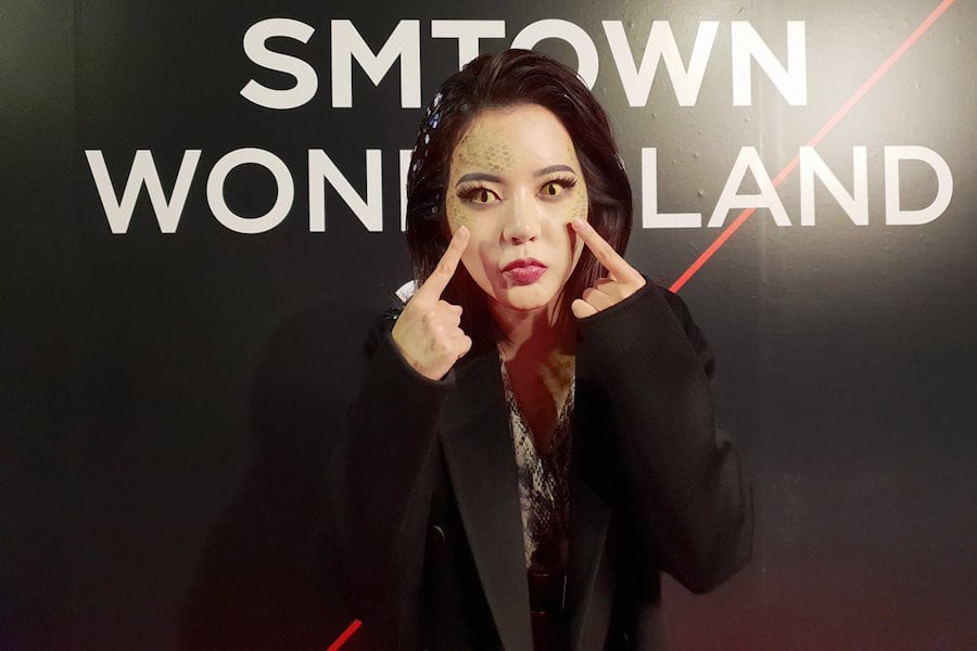 Sunny de Girls’ Generation gana el sello de aprobación de J.K. Rowling con traje inspirado en “Harry Potter”