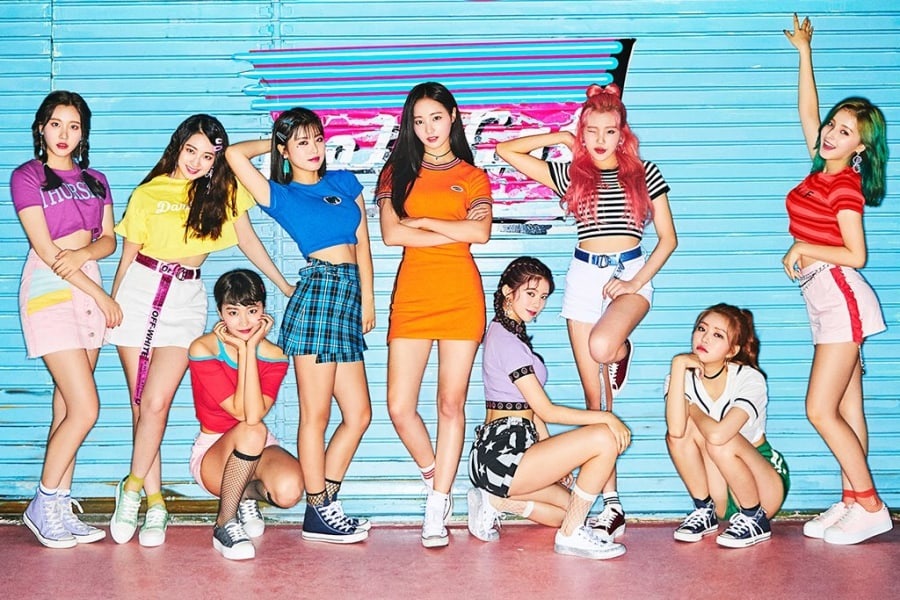 MOMOLAND celebra su segundo aniversario con divertida sorpresa para sus fans