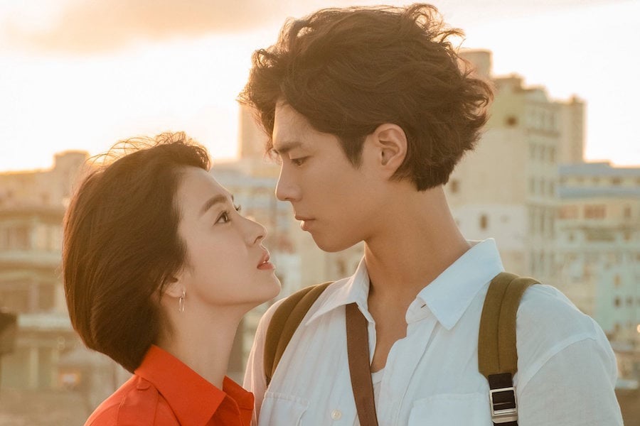 Song Hye Kyo y Park Bo Gum están perdidos en los ojos del otro en “Encounter”