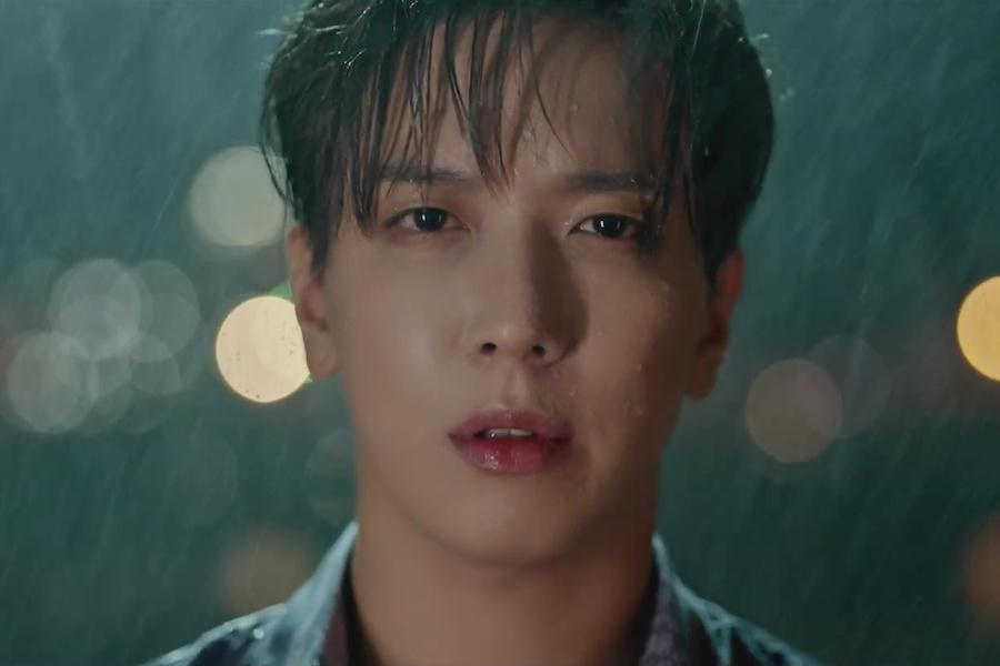 Jung Yong Hwa de CNBLUE lo deja todo atrás en elegante MV de regreso para “Your City” Soompi