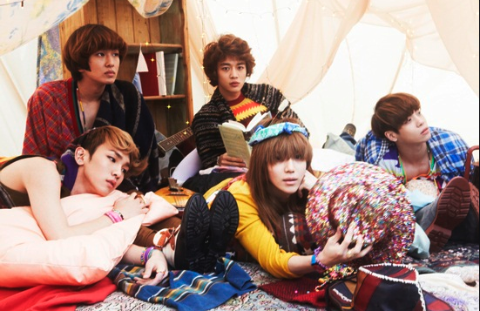 SHINee Snaps Photos Prior to Comeback Performance
