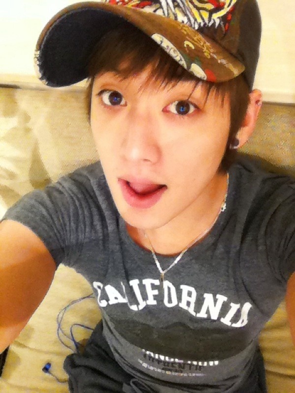 U-Kiss Eli Instructs and Reprimands KISSMes Via Twitter