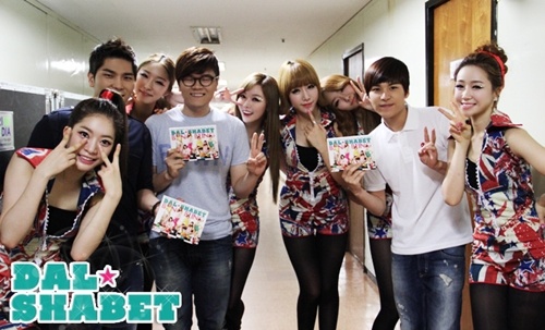 Dal★Shabet Shares Backstage Photos from Their “Bling Bling” Comeback