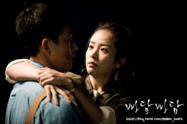 "Padam Padam" Reveals BTS Back Hug of Jung Woo Sung and Han Ji Min