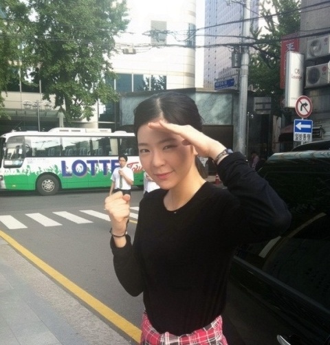 Super Star K2’s Jang Jae In Enjoys Having Street Performances on Her Free Days