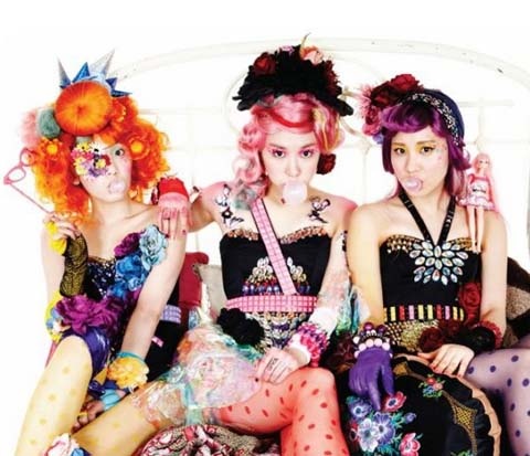 Girls’ Generation Taeyeon, Tiffany, and Seohyun Show Off Their Natural Makeup Faces