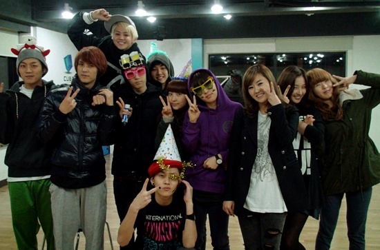 Cube Entertainment’s New 7-Man Group to Debut in Early 2012