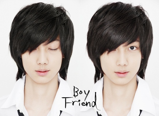 Boyfriend’s Kwang Min, Goes to the Hospital for Finger Injury + Ligament Rupture