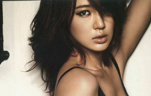 Yoon Eun Hye Criticized for Tweet about Riding the Bus for the First Time in Ten Years