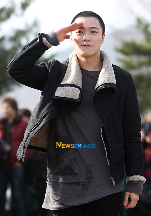 Outsider and Park Hyo Shin Enlist in Military