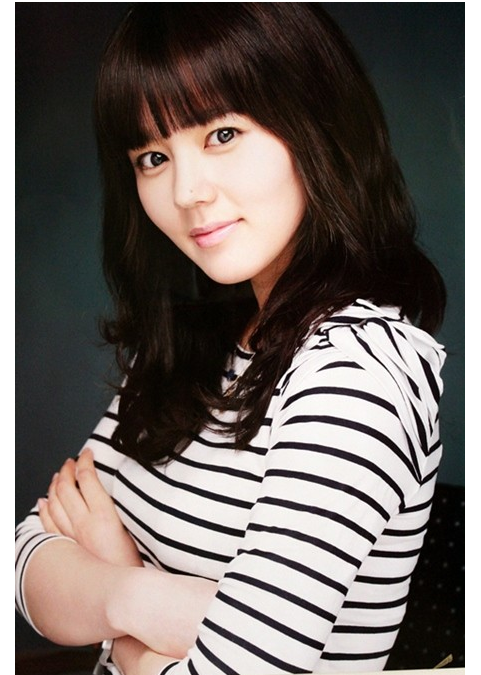 Han Ga In Renews Contract With Her Agency