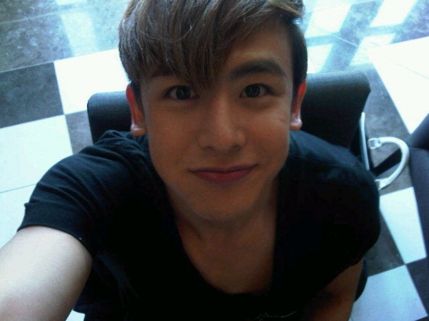 Nichkhun Tweets Birthday Photo