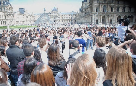 SM Entertainment Considers Adding Additional Concert in Paris