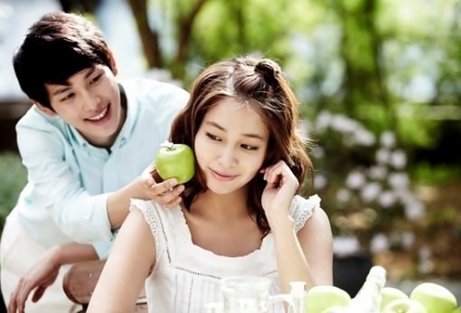 Lee Min Jung and Lim Siwan’s Beautiful CF for "Skin Food"