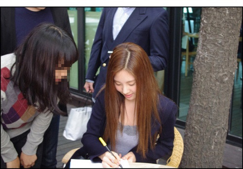 Seohyun’s School Coffee Break Interrupted