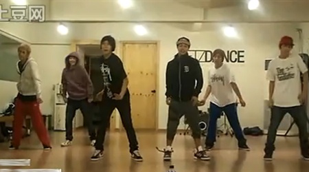 BEAST’s Dance Practice Video Of "Beautiful"