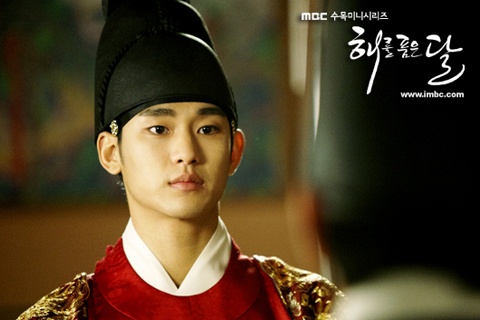 Kim Soo Hyun Reveals, “After the Kiss with Han Ga In, I Was Extremely Tired…I Was Also Very Nervous”