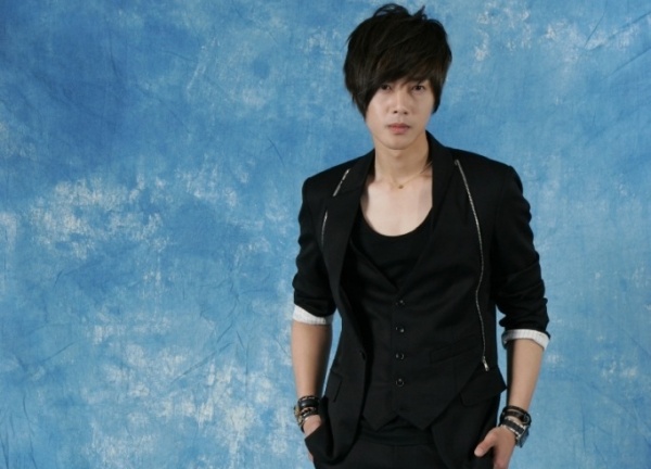 Kim Hyun-joong Infected with H1N1