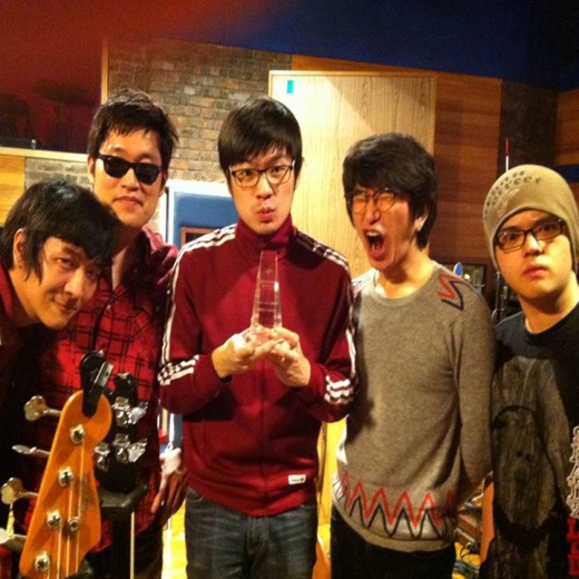 Jang Gi Ha and the Faces Receive Japanese Award