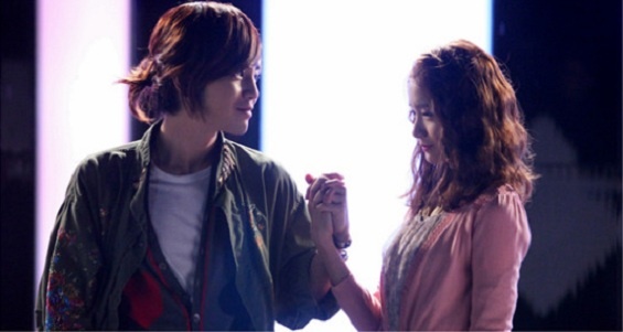 Girls’ Generation’s YoonA and Jang Geun Suk Clutch Hands Together in First Date Scene for “Love Rain”