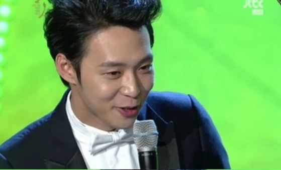JYJ’s Park Yoo Chun Sleeps Naked?