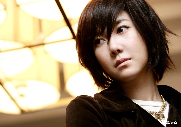 Lee Ji Ah Leaves Bae Yong Joon’s Agency