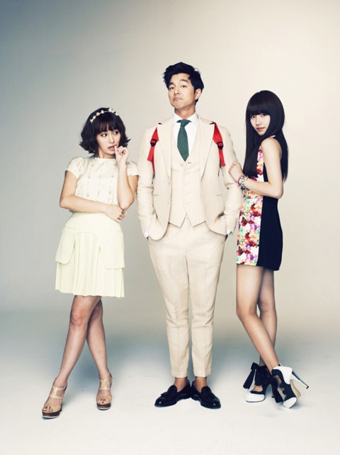 Gong Yoo Wins the Envy of All Men, Stuck Between Lee Min Jung and miss A’s Suzy