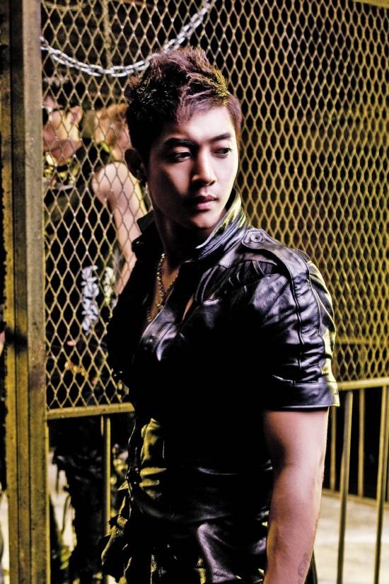 Kim Hyun Joong Wins Over the Hearts of Vietnamese Fans
