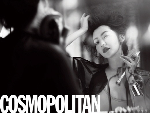 Kim Hee Sun’s Flawless Cosmopolitan Photospread