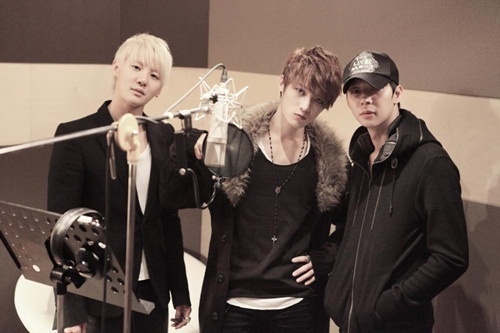 Junsu Sends Words of Support to JYJ