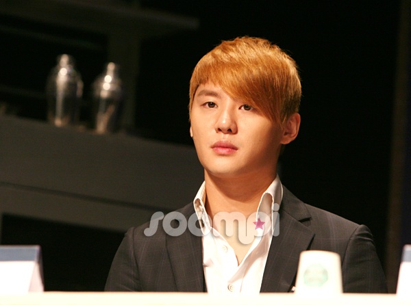 The 5th Musical Awards: Xiah Junsu and Kim Junsu, Idol vs. Musical Actor