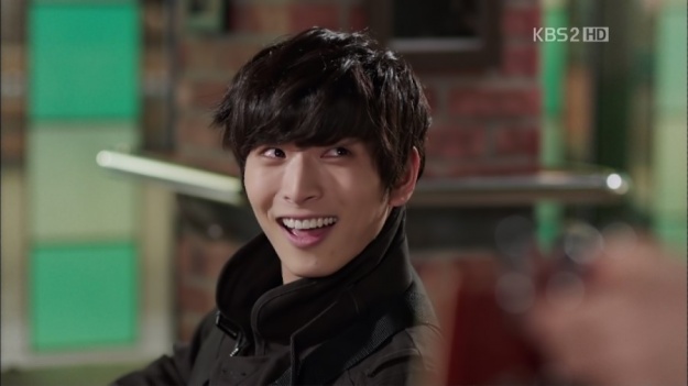 2AM’s Jinwoon Gives Update on His Injury, Has Two Months of Physical Therapy Left
