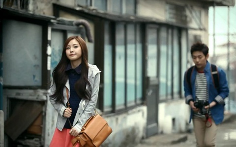 Huh Gak Releases MV for "The Person That Loved Me"