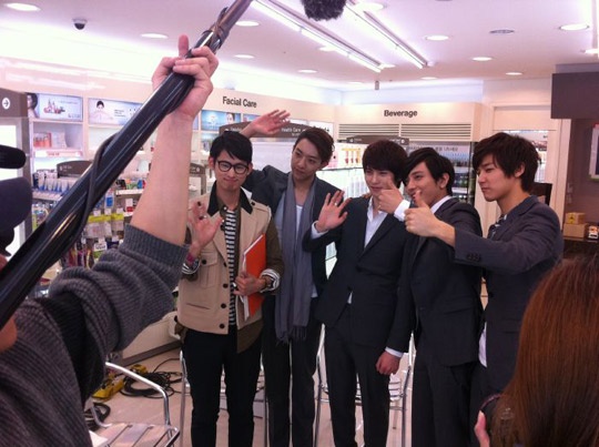 CNBlue Chosen As a Muse by a "Project Runway Korea" Designer