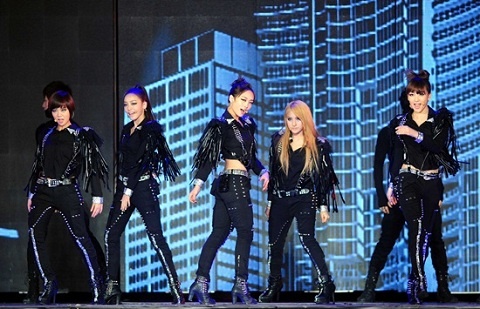 All Five KARA Members to Appear Together on "Strong Heart"