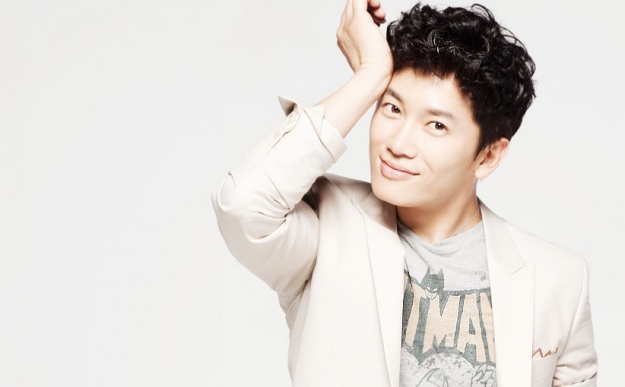 Ji Sung Holds Fan Meeting in Japan Despite Personal Loss