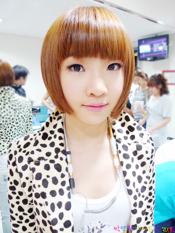 Minzy Reveals a Photo of Her Lovely Mother