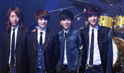 CNBlue Promises to Headbang for Entire Performance If They Win #1