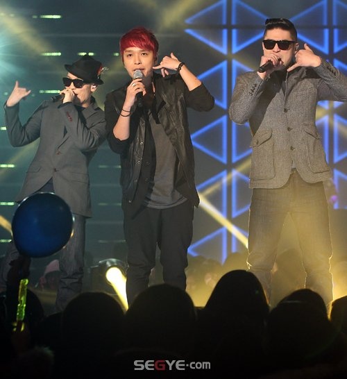 Dynamic Duo and Simon D Wrap Up Successful AMOEBA CULTURE by M-Live Concert