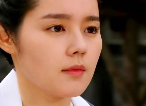 Han Ga In’s High School Graduation Pictures Revealed!