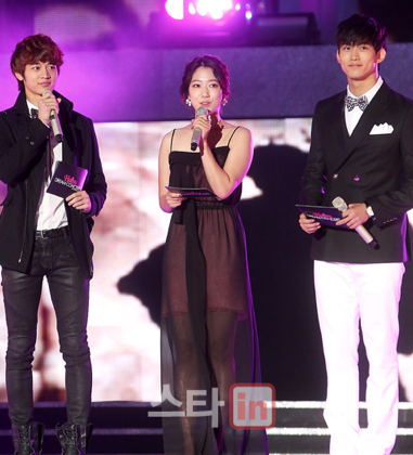 “2011 Hallyu Dream Concert” Excites Nearly 20,000 Fans