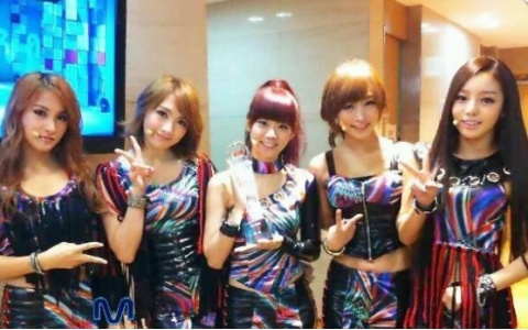 Kara Takes No.1 on a Japanese Chart With a Korean Song