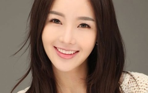 Nam Gyuri, Park Si Yeon, Park Si Hoo, and Others Record a Christmas Charity Song