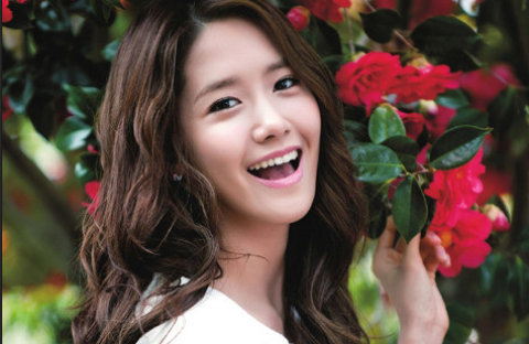 SNSD YoonA a Living Porcelain Doll?!