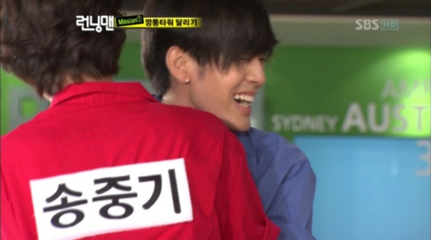 Se7en Imitates YG’s Dance Moves